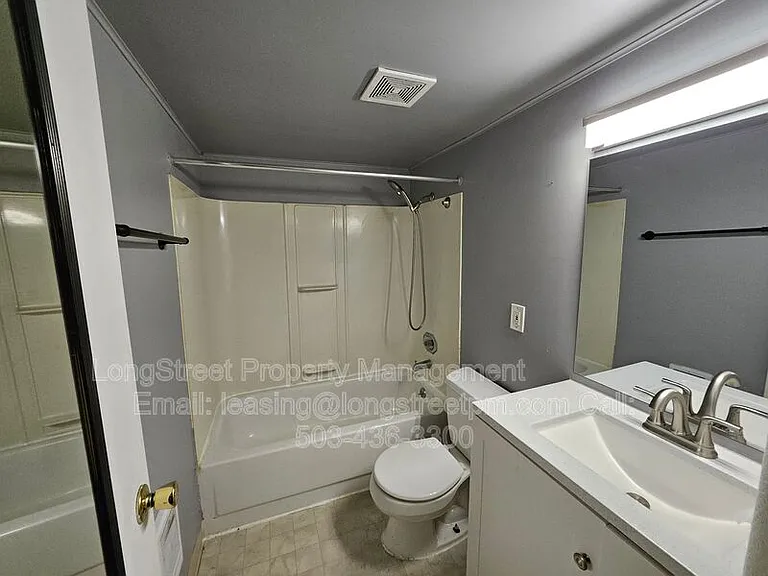 1734 SW Market St — Photo 20