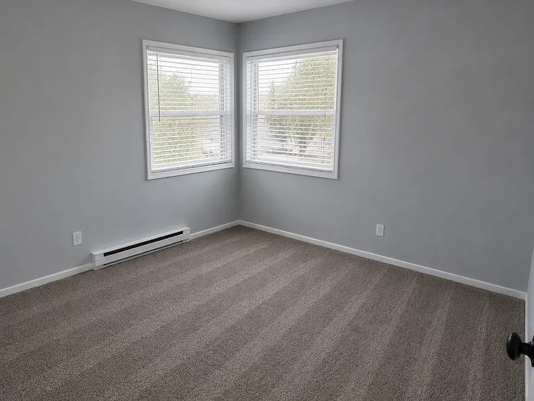Corby Grove Apartments — Photo 14