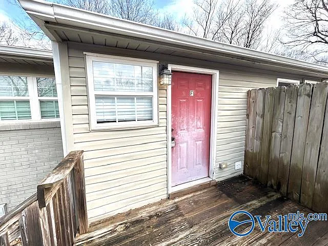 1 bed, 1.0 bath, 970 sqft, $900 — Photo 2