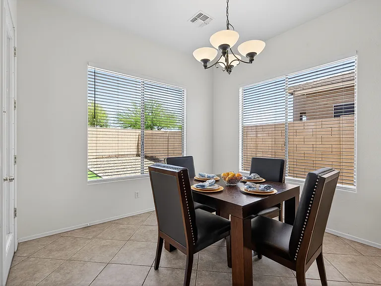 17846 W Buckhorn Dr — Photo 6