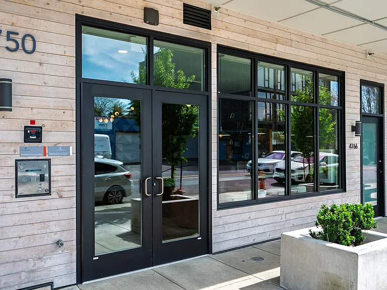 The Robert | Exterior