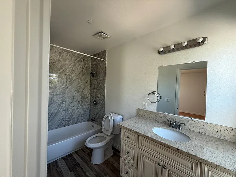 314 E Mission Rd — Photo 19