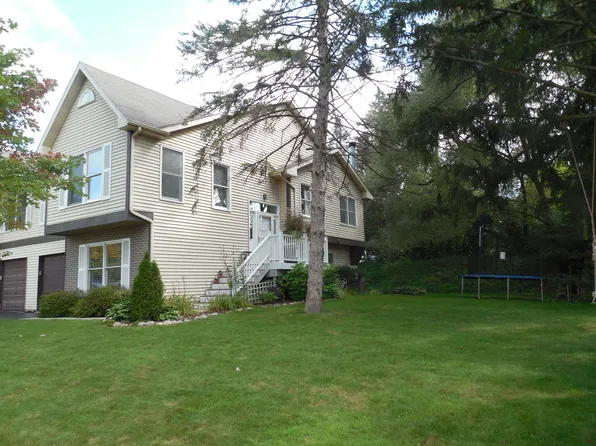 483 W South St, Lake Geneva, WI 53147