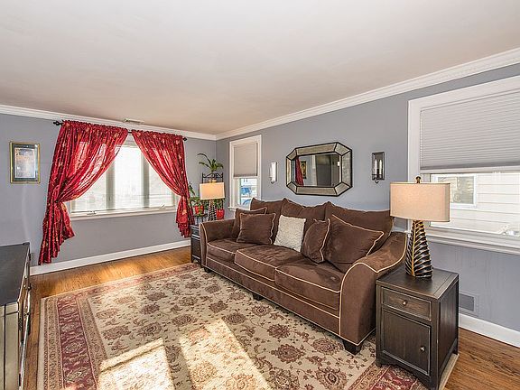 2nd image of 72 Lakewood Terrace