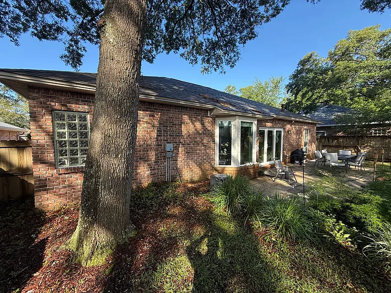 4457 Parkwood Sq — Photo 21