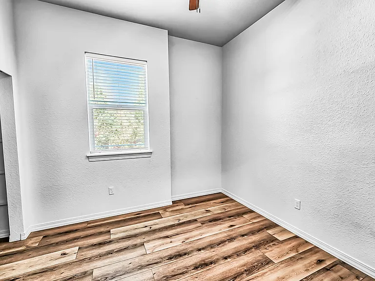 580 1st Ave N #206 — Photo 17
