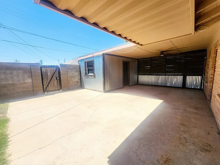 2305 Country Club Dr — Photo 28