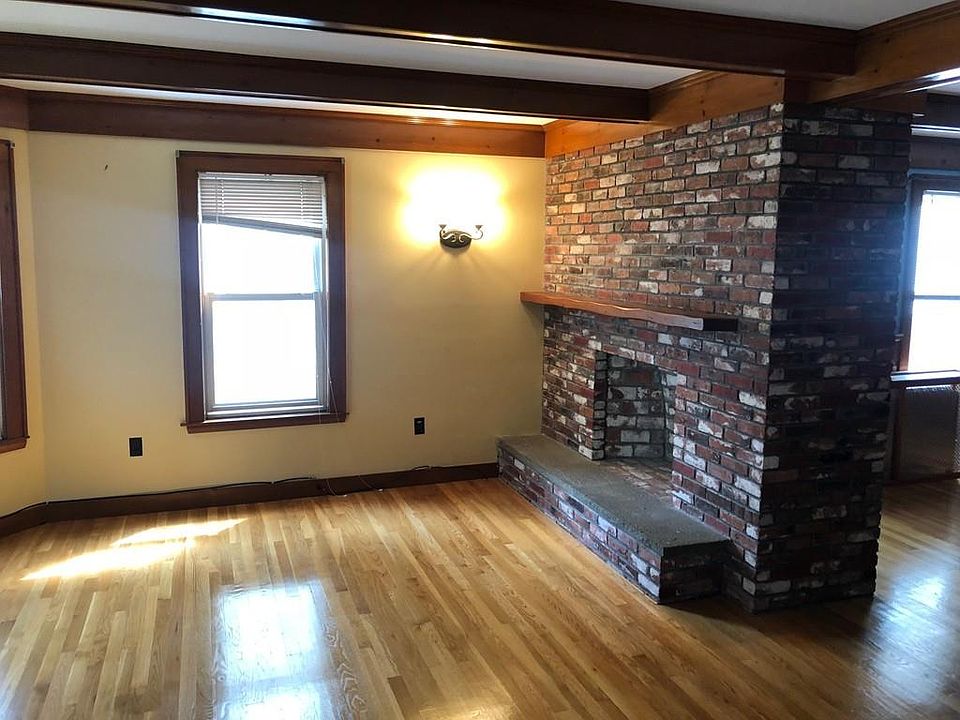 1st image of 32 Quincy St #32
