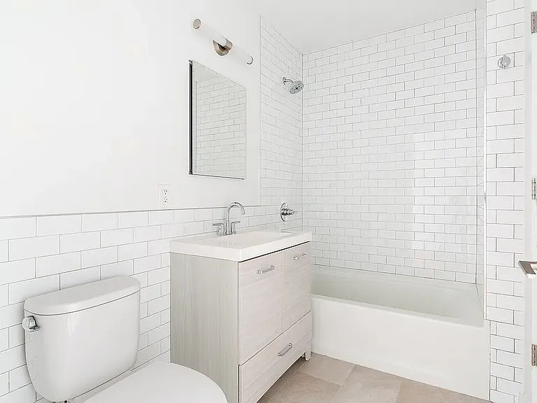 38 3rd St #2L — Photo 5