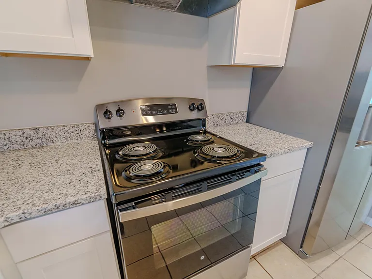 704 Candler Ave #B — Photo 11
