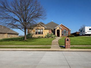 420 Woodlawn St, Krum, TX 76249