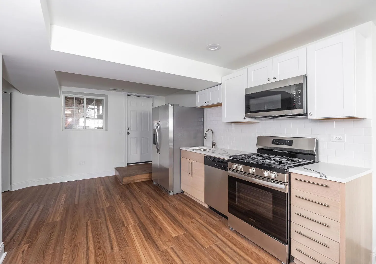 3107 North Harding Avenue #1W — Photo 1