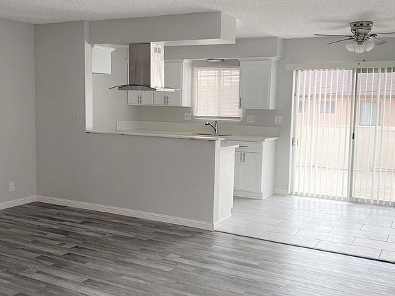 2nd image of 1871 Chestnut Ave #205
