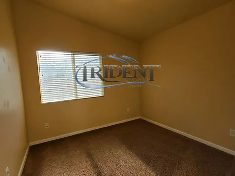 1221 Plumas Links St — Photo 19