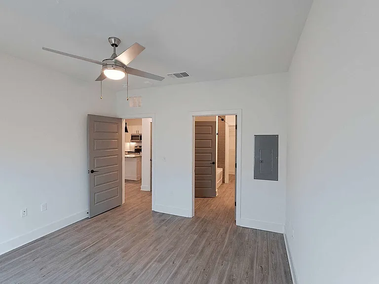 The Parian Luxury Apartments — Photo 37
