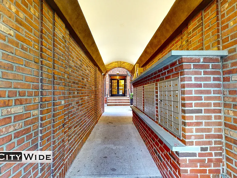 30 Charlton St #2D — Photo 4