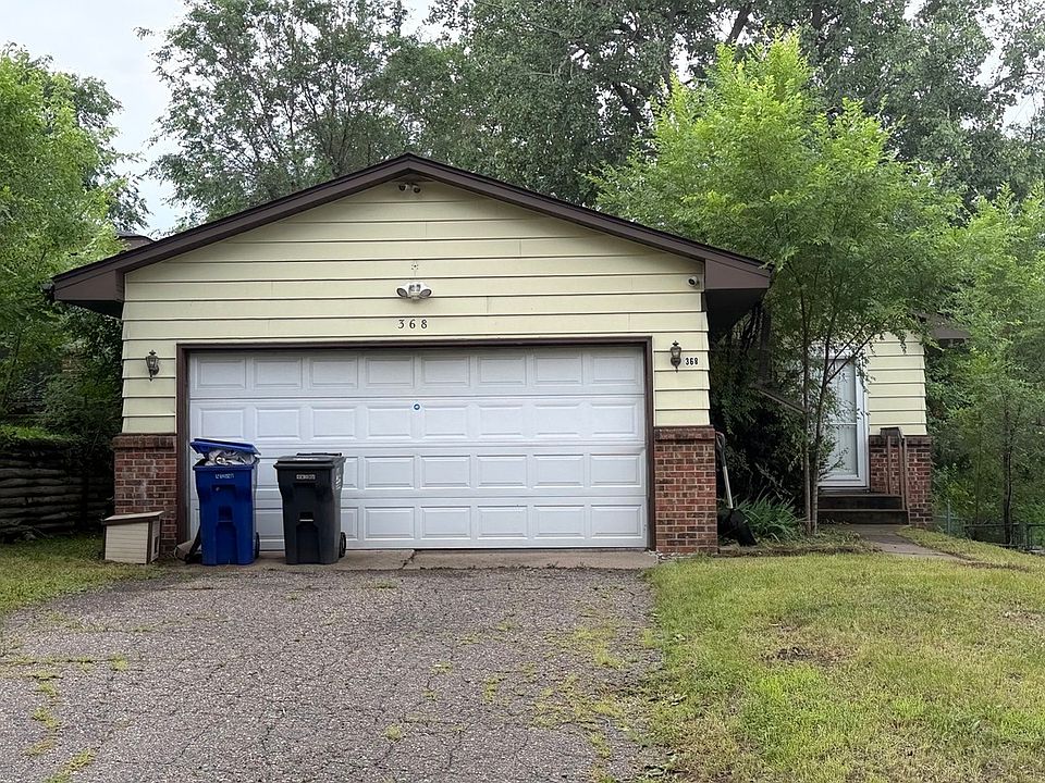 1st image of 368 Hawthorne Ave E