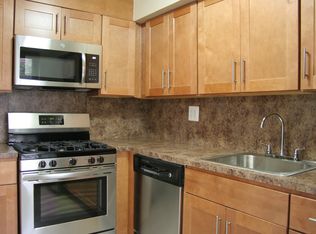 194-02 67th Ave, Fresh Meadows, NY 11365