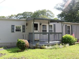 73 Pacemaker Ave, Norwich, CT 06360