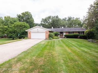 1270 Pleasantview Dr, Elgin, IL 60123
