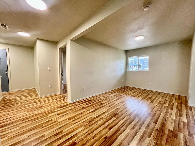 2020 SE 154th Ave — Photo 7