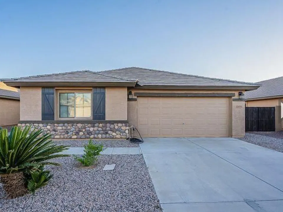 1979 W Half Moon Cir
