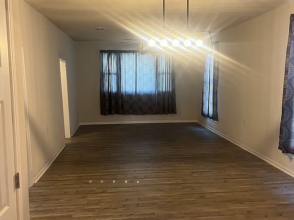5th image of 2210 Homan Ave