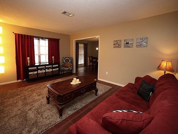 4th image of 1045 Elaine Dr