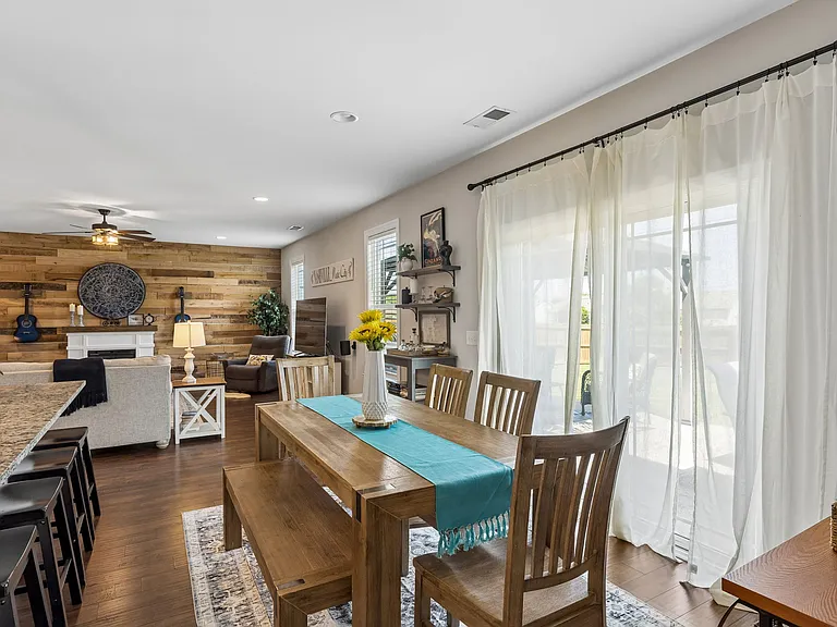 1010 Vanguard Dr — Photo 7