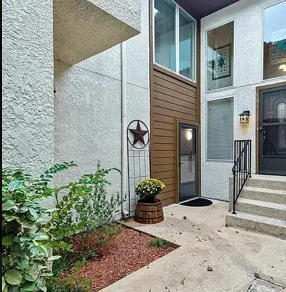 806 Pebble Beach Dr — Photo 2