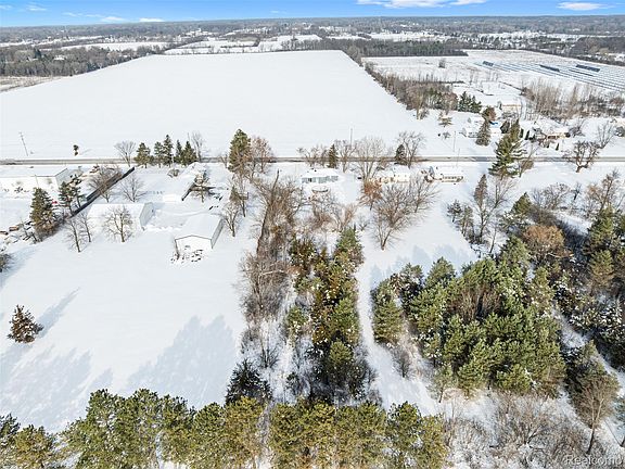 5th image of 1268 E Dodge Rd