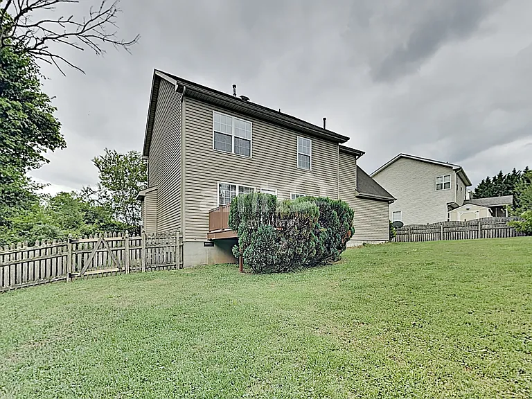 4301 Aylesbury Dr — Photo 18