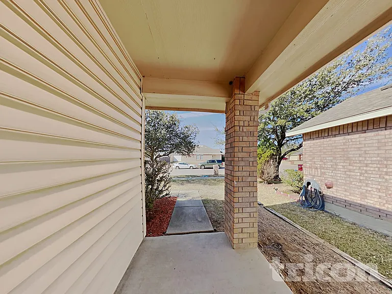 1412 Royal Meadows Trl — Photo 15