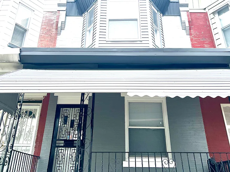 N Robinson St — Photo 2