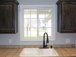 494 Ridgefield Dr, Coopersville, MI 49404