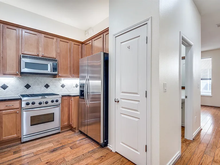 4225 McKinney Ave #11 — Photo 12