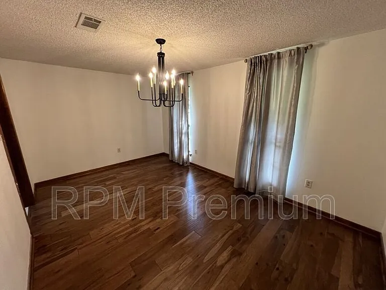 13936 Cayuga Dr — Photo 19