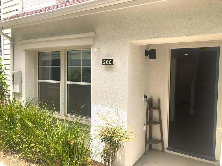 820 Harbor Cliff Way #260 — Photo 3