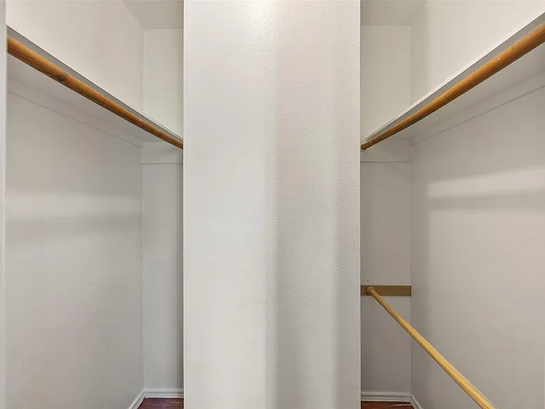 443 Willow West Dr — Photo 14