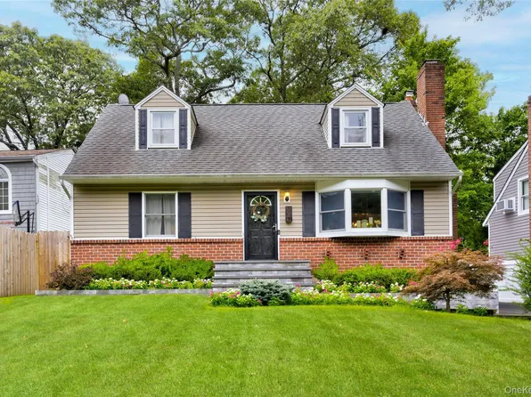 31 Circle Drive, East Northport, NY 11731