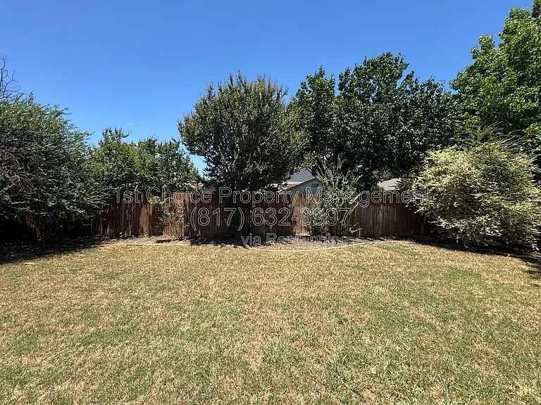 304 E Clover Park Dr — Photo 30