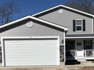 16 Elm Ave, Fox Lake, IL 60020