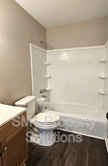 1529 Earl Dr #1 — Photo 15