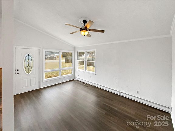 3rd image of 185 Crosswhite Ln