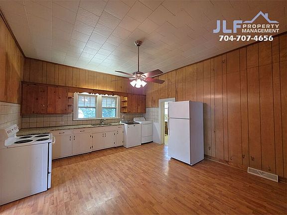 5th image of 215 College St