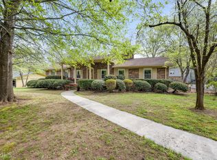 182 May St, Cornelia, GA 30531