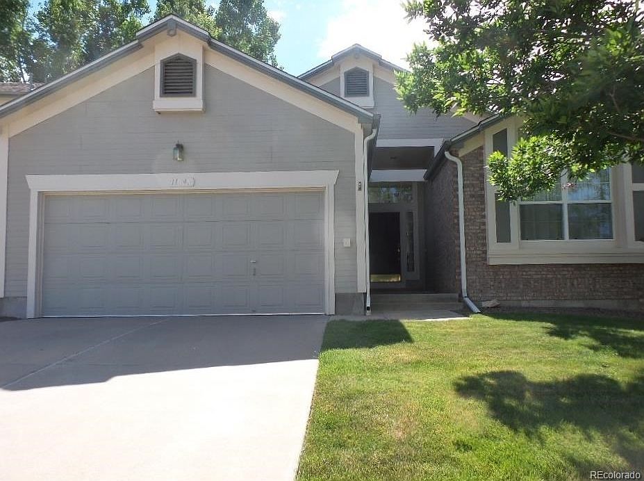 Ranch Style Gem in Village of Parker