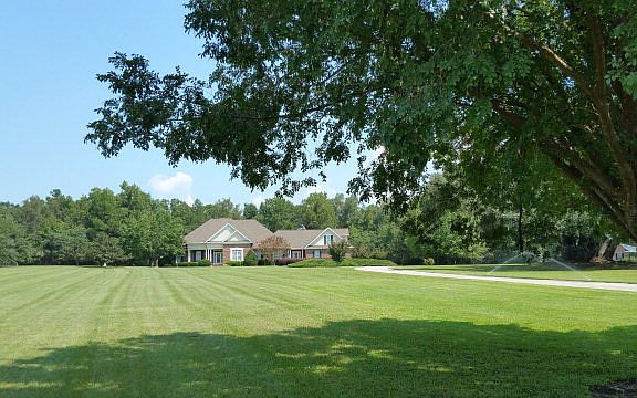 3rd image of 631 Oak Meadow Ln