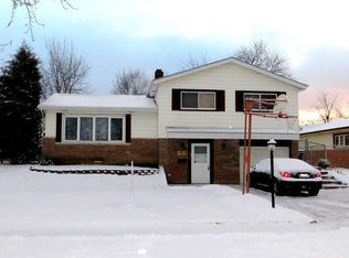 8949 Sandra Ln, Hickory Hills, IL