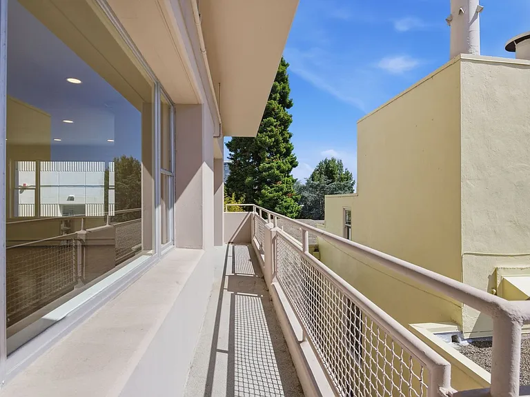 1310 Jones Street — Photo 126